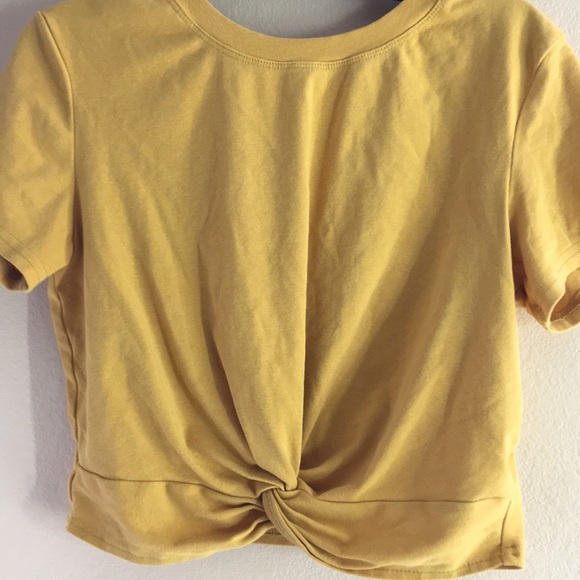 EARTHBOUND Tops - Yellow crop top NWOT